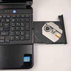 富士通 Core i7搭載 メモリ8G SSD256G webカメラ ブルーレイドライブ