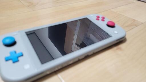 任天堂Switch Light（ソード・シールドモデル）
