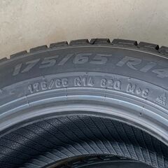 【値下げ・本日15時まで】ピレリ　スタッドレスタイヤ　4本セット　175/65R14 　新品未使用