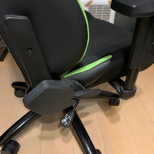 R4年12月14日まで】ゲーミングチェア AKRACING 緑 nitro v2