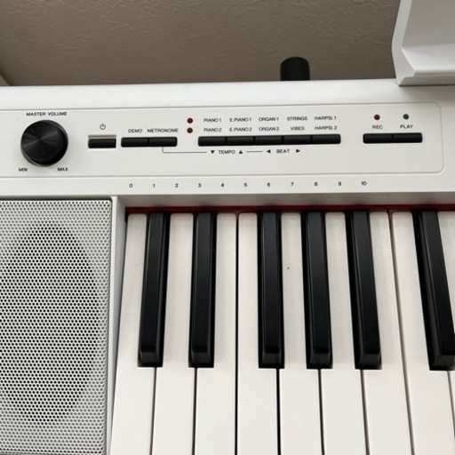 YAMAHA NP-12 WH キーボード　ピアノ　61鍵盤　イス、スタンド付き