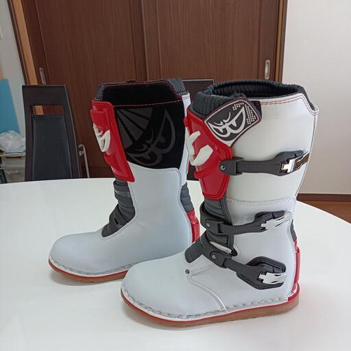 ベリックトライアルブーツUS10.EU43.日本27cm | complexesantalucia.com