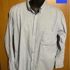 薄い青のカジュアルチェックシャツ