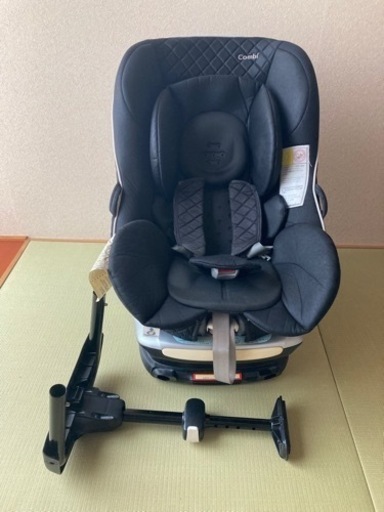 【お取引決まりました！】コンビCombi チャイルドシート