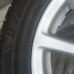 取引中！値下げ！17インチスタッドレスSUVナット付き