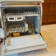 食器洗い機【Panasonic NP-TR9-W】2017年製 専用ステンレス置き台付き