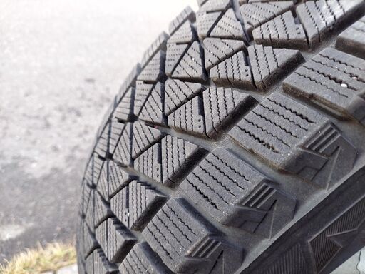 215/70　R16　ブリヂストン　ブリザック　DM-V2　バリ山2017年製　スタッドレス　ホイール（5穴）おまけ　アウトランダー　BRIDGESTONE　BLIZZAK