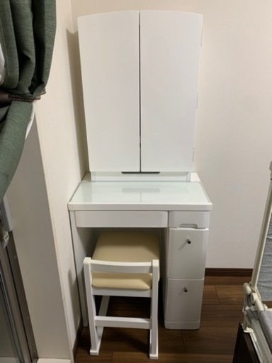 ニトリ　ドレッサー　白