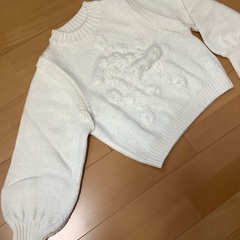 ホワイトセーター