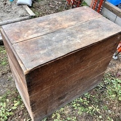 大きめの木箱