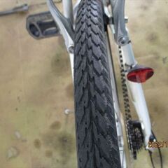 C381★23800円★整備済み スポーツ中古自転車【クロスバイク　GIANT　SUITTO 430ｍｍ　白】