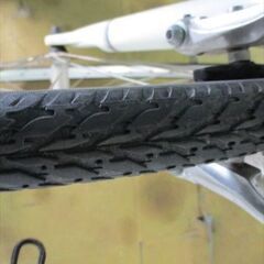 C381★23800円★整備済み スポーツ中古自転車【クロスバイク　GIANT　SUITTO 430ｍｍ　白】