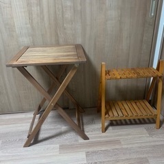 折り畳み可能木製テーブル