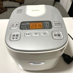 【美品】炊飯器　5.5合　アイリスオーヤマ　ホワイト