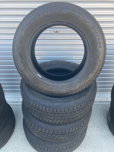 スタッドレスタイヤ　225 65 R17