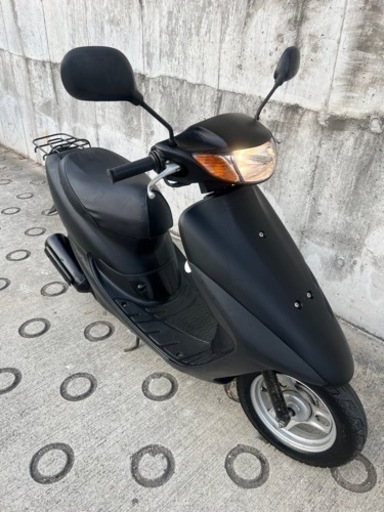 大人気セール‼️バッテリー新品❗️嬉しいシート張り替え♪前後タイヤまだまだ山あり オイル満タン マットブラック ライブディオ✴