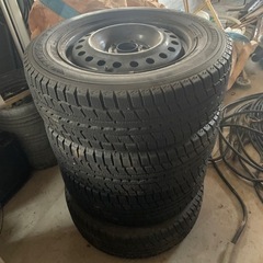 GRASPIC スタッドレスタイヤ　215/60R16 4本セット