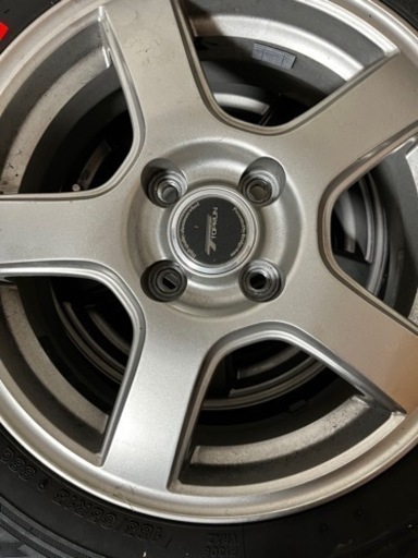 国産タイヤ2年落ち美品 2万円でお譲りします(185/65R/15) 【公式通販】