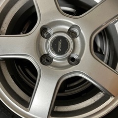 国産タイヤ2年落ち美品 2万円でお譲りします(185/65R/15)