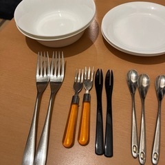 皿、スプーン、フォーク、黒文字