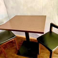 カフェテーブル　二人掛けテーブルセット　（別庫）