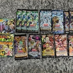 遊戯王カード 未開封12袋、スターターキットセット（バラ売り不可...