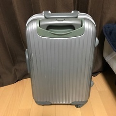 スーツケース　ダイヤルロック＋鍵付き