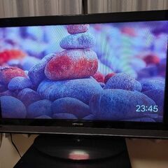 HDD内蔵録画機能付42型テレビ　HITACHI　wooo　２画面表示
