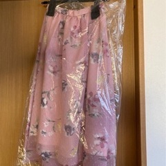 引き渡し決まりました新品タグ付きノエラ　スカート　ピンク