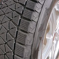 値下げして、中古スタッドレス譲ります。ハリアー用