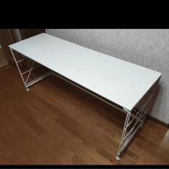 白の組み立てテーブル