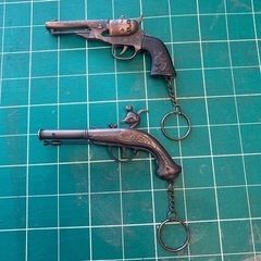 古式銃、ピストルの模型キーホルダー