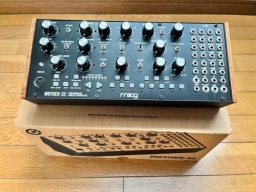 電子楽器 MOOG Mother 32