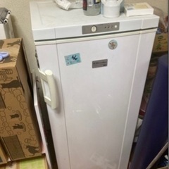 エレクトロラックスジャパンEFM1200WA-RJP冷凍庫　あげ...