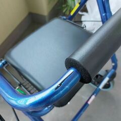 シルバーカー　歩行補助器