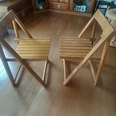 折りたたみの木製椅子