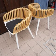 MAGIS(マジス)社のマルセル・ワンダース デザインのサイボーグ ウィッカー(クラブ) アームチェア 2脚セットです。ポリカーボネイトをベースに、籐細工の背もたれが個性的なデザイン♪/クッション付きCK407
