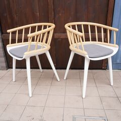 イタリアMAGIS(マジス)社のマルセル・ワンダース デザインのサイボーグ ウッド ダイニングチェア 2脚セットです。アッシュ材の柵状の背が軽やかな印象のアームチェア♪/クッション付きCK409