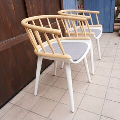 イタリアMAGIS(マジス)社のマルセル・ワンダース デザインのサイボーグ ウッド ダイニングチェア 2脚セットです。アッシュ材の柵状の背が軽やかな印象のアームチェア♪/クッション付きCK409