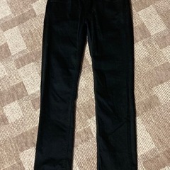【美品】黒のジーンズ　GU 28インチ