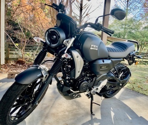 ほぼ新車 ヤマハ　FZX150 （走行1度　108Km）自賠責2年弱付き