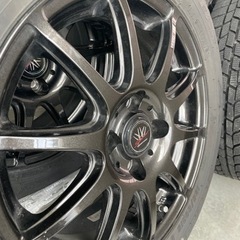 ワンシーズンのみ使用の15インチ！スタッドレスタイヤ！ホイール付き 