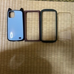 iPhoneカバー4種類 貰ってください