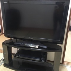 Sharpテレビ, Sony DVD プレイヤー, テレビ台