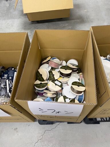 シフォンリボンまとめ売り　総額30万円相当　ハンドメイド