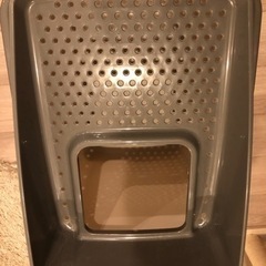 上から入るタイプイタリア製　中古猫トイレ