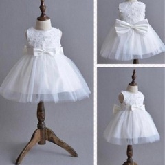 乳児用のドレス
