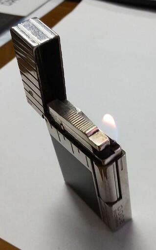 S.T.Dupont デュポン ライター プラチナカラー × ブラック 点火確認してます。