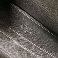 LUIS VUITTON ルイヴィトン エピ 黒 長財布 ラウンドファスナー　プレゼント