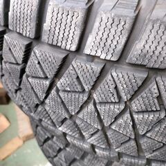 BRIDESTONE ブリザック DM-V2 285/50R20 2016年製 スタッドレスタイヤ レクサスLX ランドクルーザー200などに 中古4本セット